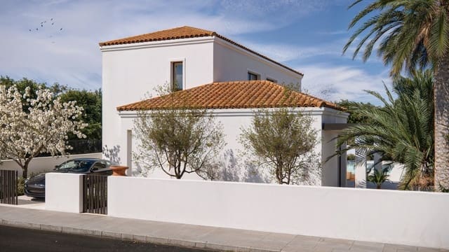 4 soverom Villa til salgs i La Romana med svømmebasseng garasje - € 673 000 (Ref: 10050459)