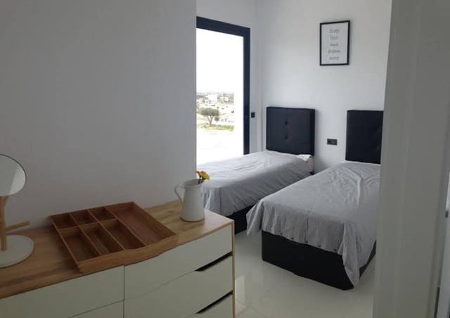 3 Zimmer Villa zu verkaufen in La Romana mit Pool Garage - 379.900 € (Ref: 9804916)