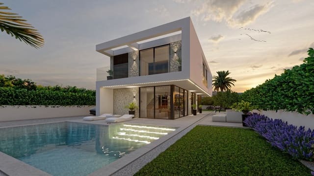 4 Zimmer Villa zu verkaufen in La Romana mit Pool Garage - 698.000 € (Ref: 9804917)