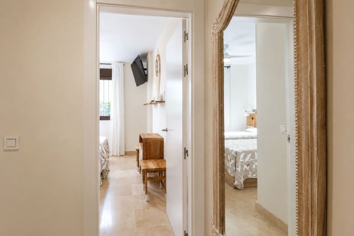 2 bedroom Apartment for sale in La Alcaidesa with pool garage - € 295,000 (Ref: 10000468)