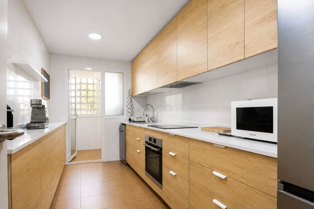 2 soverom Leilighet til salgs i La Alcaidesa med svømmebasseng garasje - € 295 000 (Ref: 10000468)
