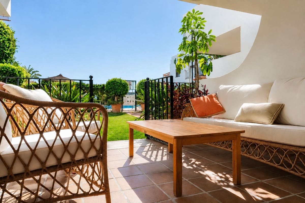 2 bedroom Apartment for sale in La Alcaidesa with pool garage - € 295,000 (Ref: 10000468)