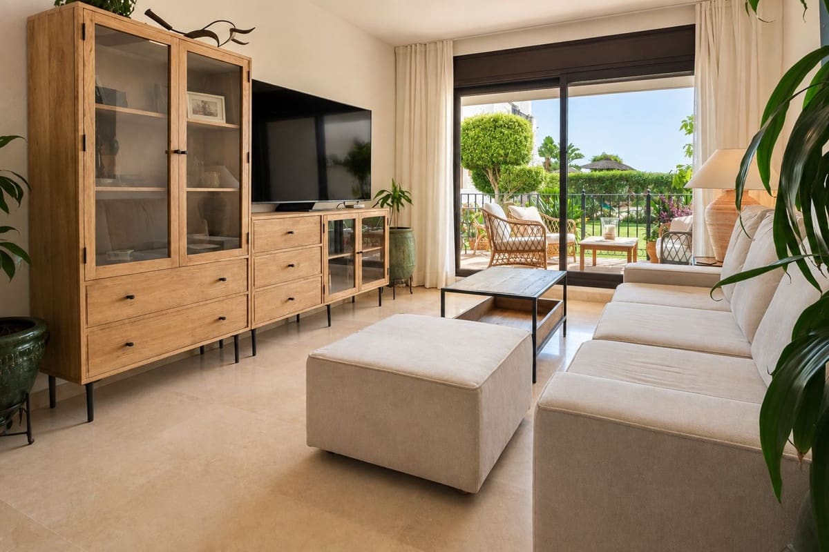 2 bedroom Apartment for sale in La Alcaidesa with pool garage - € 295,000 (Ref: 10000468)