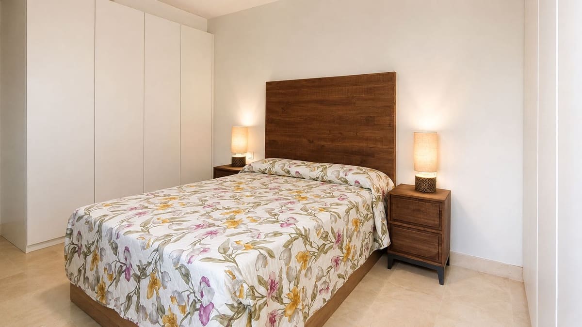2 bedroom Apartment for sale in La Alcaidesa with pool garage - € 295,000 (Ref: 10000468)