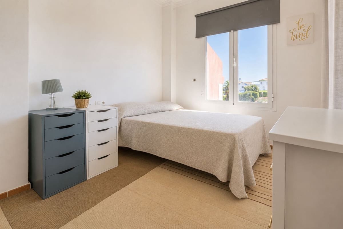 3 bedroom Townhouse for sale in La Alcaidesa with pool garage - € 325,000 (Ref: 10004583)