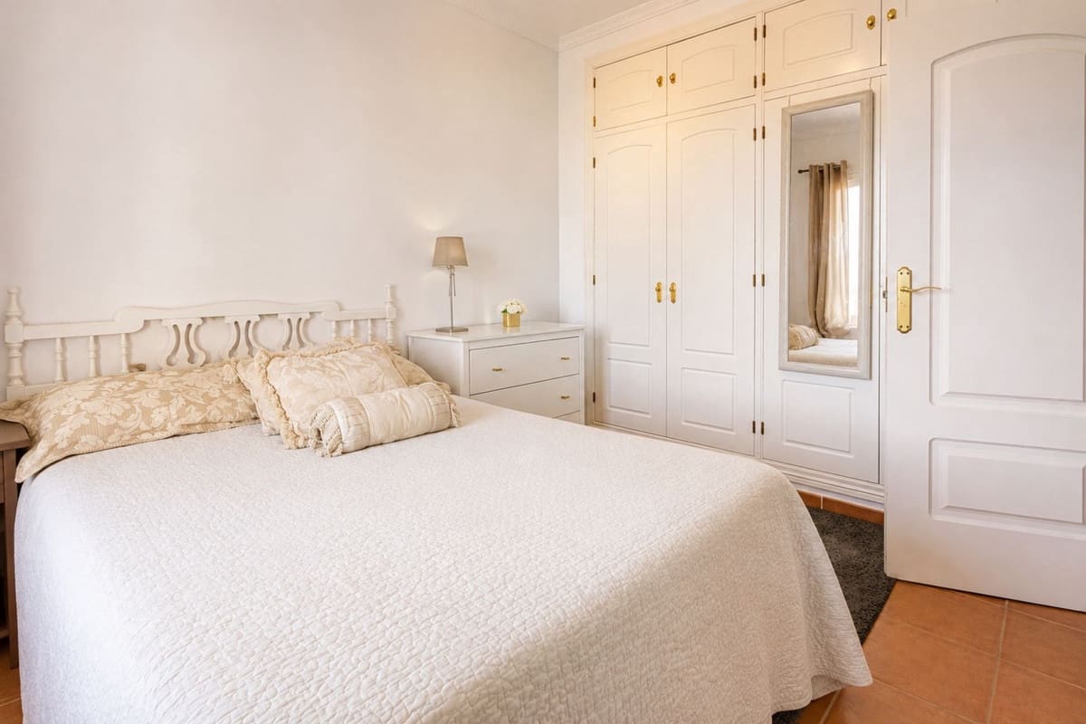 3 bedroom Townhouse for sale in La Alcaidesa with pool garage - € 325,000 (Ref: 10004583)