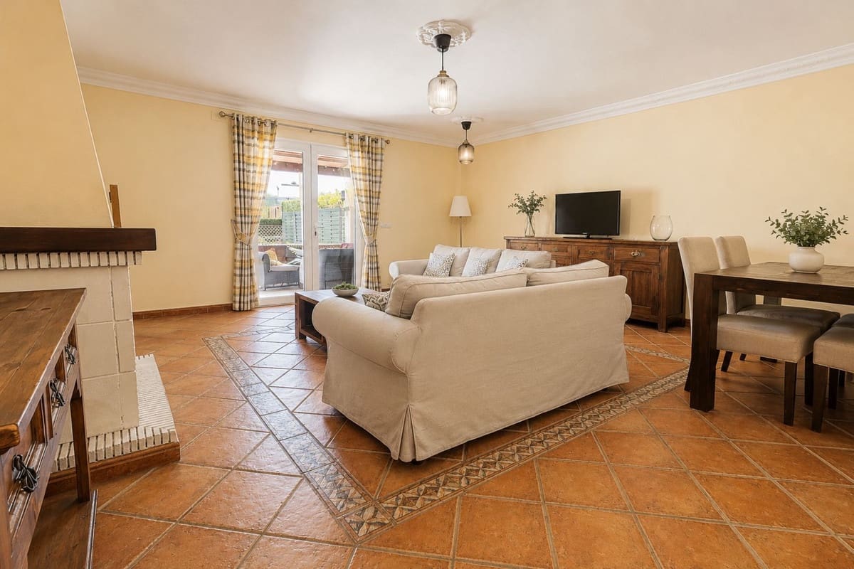 3 bedroom Townhouse for sale in La Alcaidesa with pool garage - € 325,000 (Ref: 10004583)