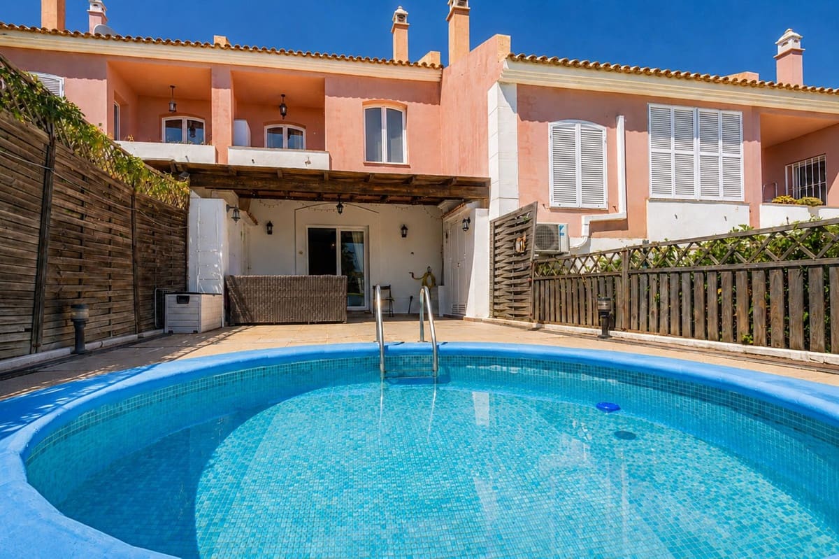 3 bedroom Townhouse for sale in La Alcaidesa with pool garage - € 325,000 (Ref: 10004583)
