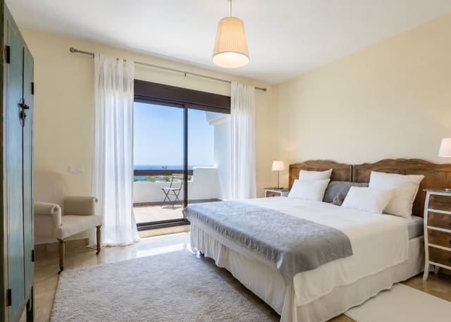 3 sovrum Radhus till salu i La Alcaidesa med pool garage - 630 000 € (Ref: 10004841)