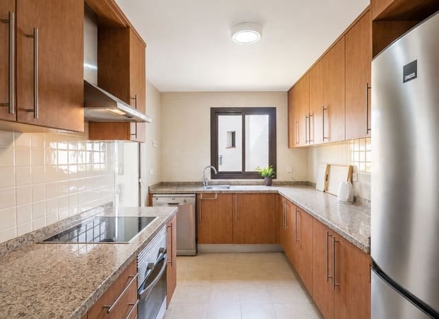 3 sovrum Radhus till salu i La Alcaidesa med pool garage - 630 000 € (Ref: 10004841)