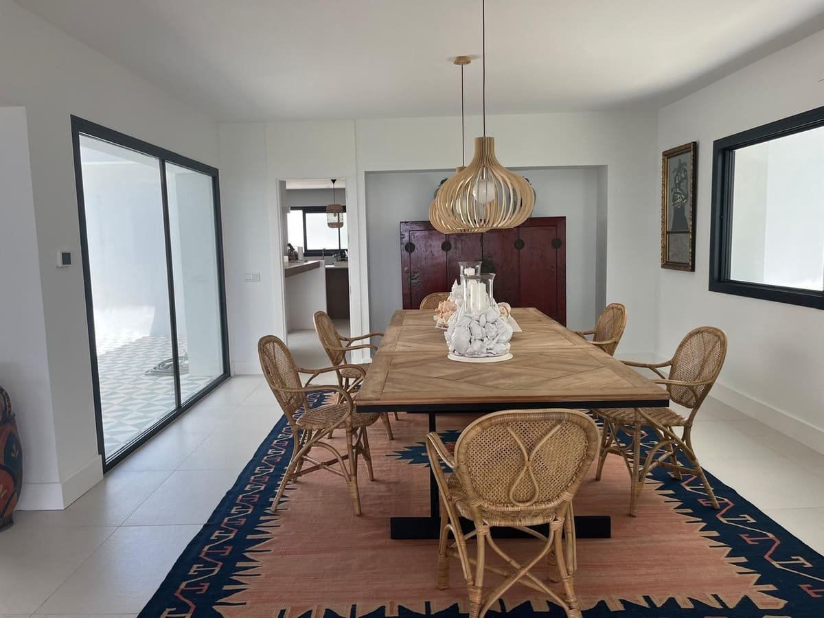 8 quarto Moradia para venda em Estepona com piscina garagem - 14 000 000 € (Ref: 10012520)