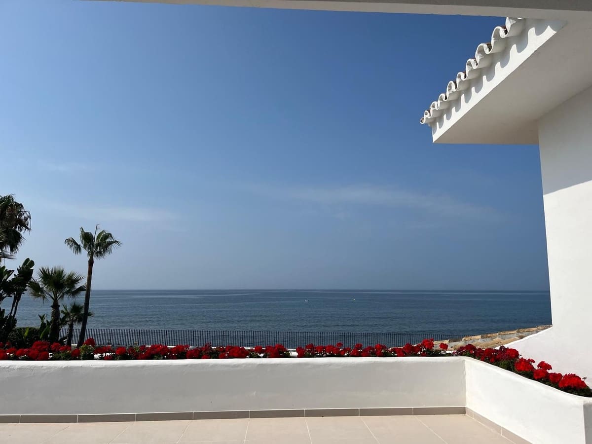 8 quarto Moradia para venda em Estepona com piscina garagem - 14 000 000 € (Ref: 10012520)