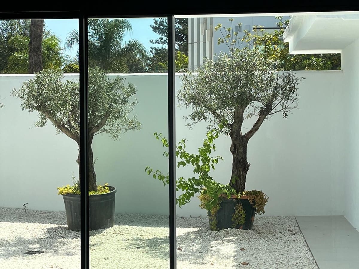 8 quarto Moradia para venda em Estepona com piscina garagem - 14 000 000 € (Ref: 10012520)