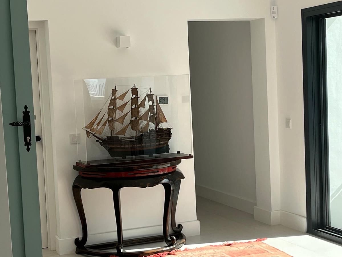 8 quarto Moradia para venda em Estepona com piscina garagem - 14 000 000 € (Ref: 10012520)