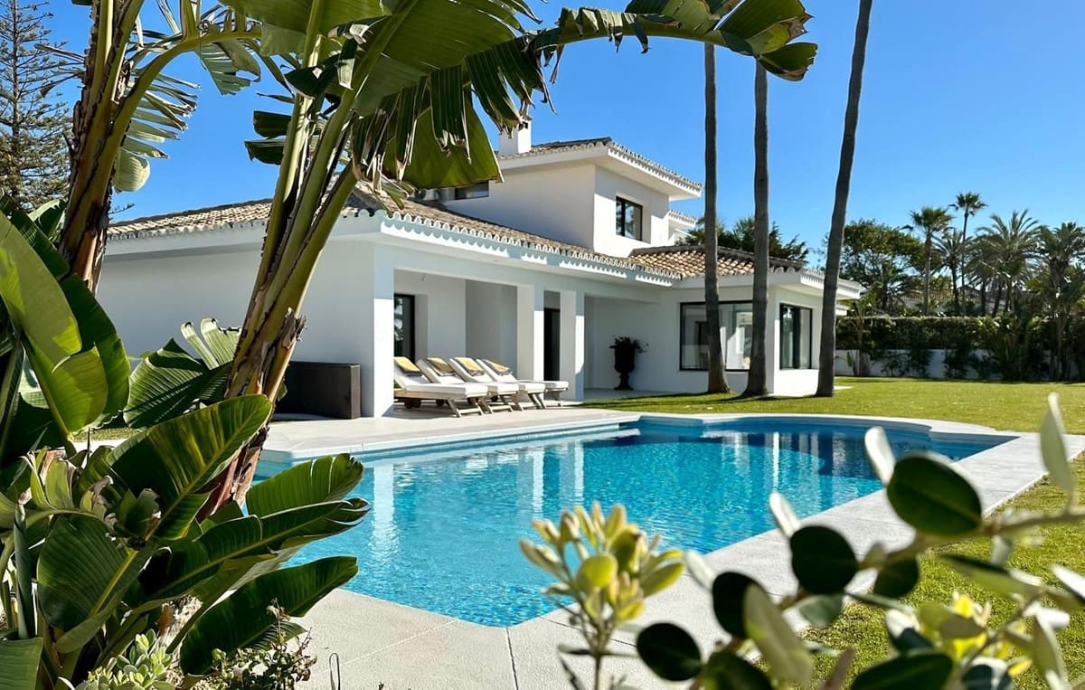 8 quarto Moradia para venda em Estepona com piscina garagem - 14 000 000 € (Ref: 10012520)