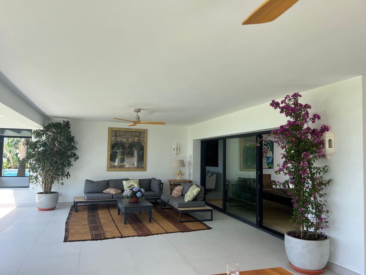 8 quarto Moradia para venda em Estepona com piscina garagem - 14 000 000 € (Ref: 10012520)