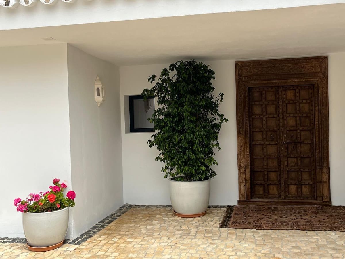 8 quarto Moradia para venda em Estepona com piscina garagem - 14 000 000 € (Ref: 10012520)