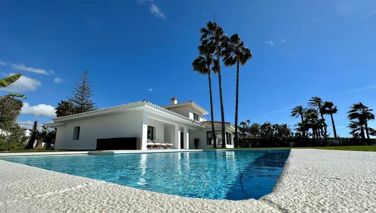 8 quarto Moradia para venda em Estepona com piscina garagem - 14 000 000 € (Ref: 10012520)