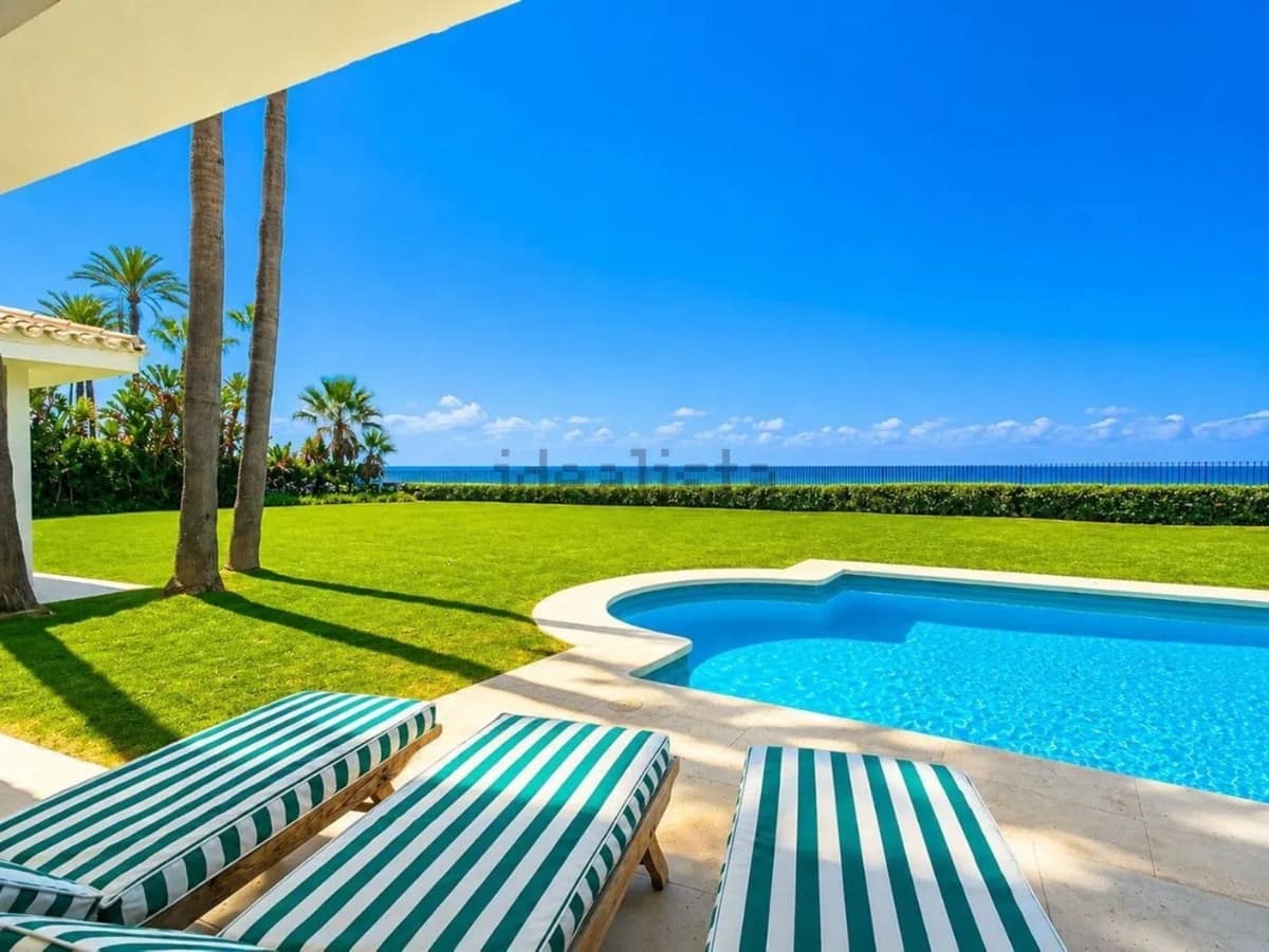 8 quarto Moradia para venda em Estepona com piscina garagem - 14 000 000 € (Ref: 10012521)