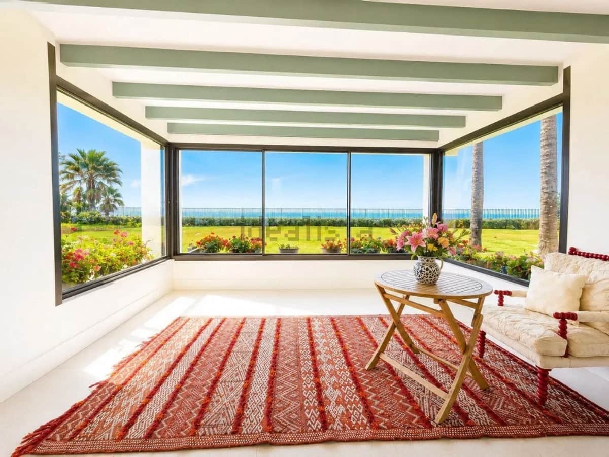 8 sypialnia Willa na kwatery wakacyjne w Estepona z basenem garażem - 15 000 € (Ref: 10012522)