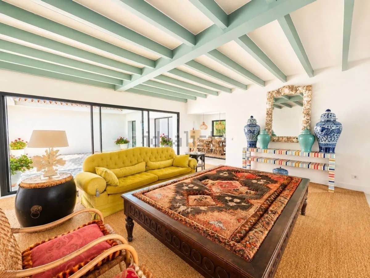 8 sypialnia Willa na kwatery wakacyjne w Estepona z basenem garażem - 15 000 € (Ref: 10012522)