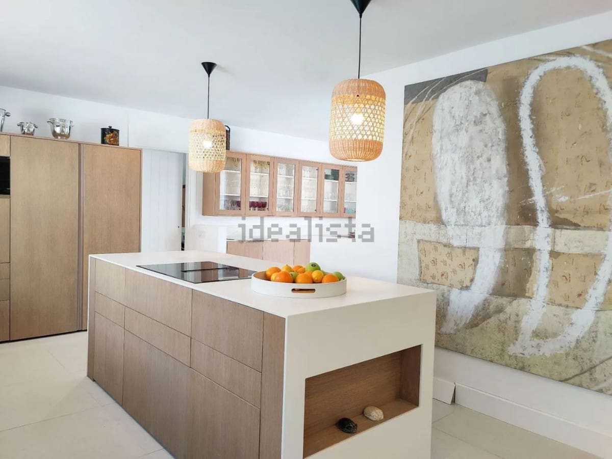 8 sypialnia Willa na kwatery wakacyjne w Estepona z basenem garażem - 15 000 € (Ref: 10012522)