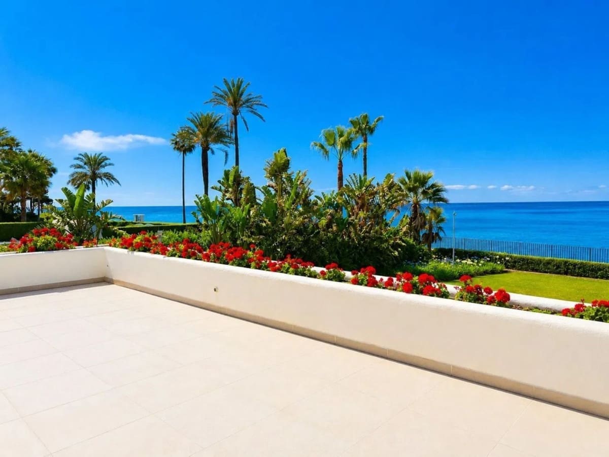 8 sypialnia Willa na kwatery wakacyjne w Estepona z basenem garażem - 15 000 € (Ref: 10012522)