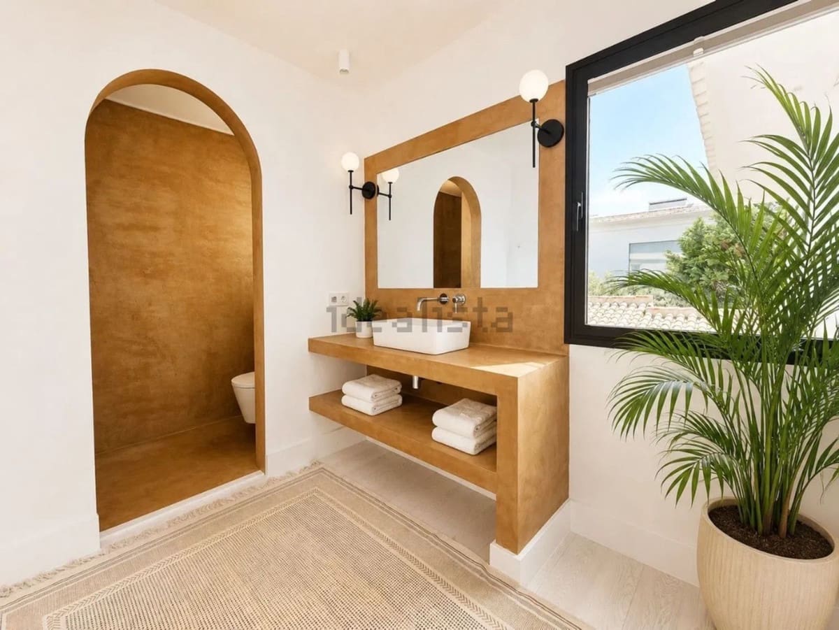 8 sypialnia Willa na kwatery wakacyjne w Estepona z basenem garażem - 15 000 € (Ref: 10012522)