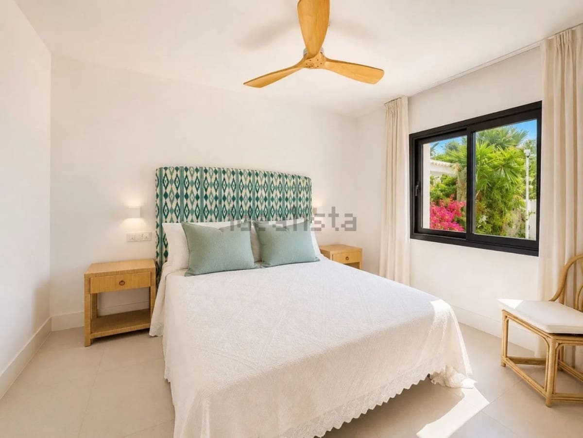 8 sypialnia Willa na kwatery wakacyjne w Estepona z basenem garażem - 15 000 € (Ref: 10012522)