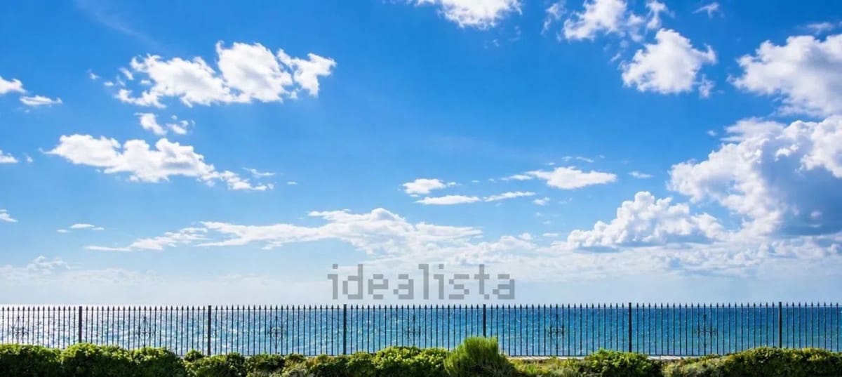 8 sypialnia Willa na kwatery wakacyjne w Estepona z basenem garażem - 15 000 € (Ref: 10012522)