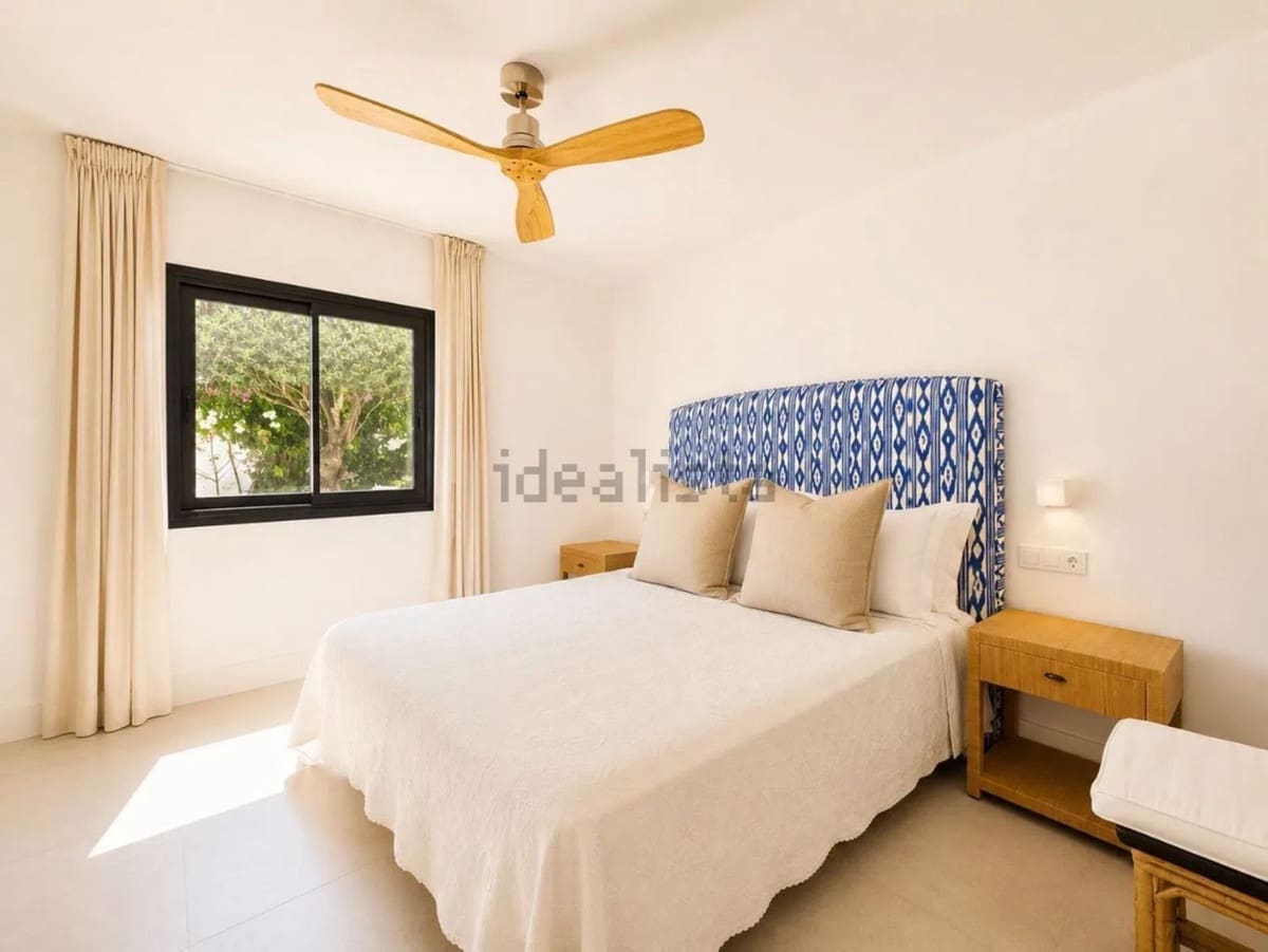 8 sypialnia Willa na kwatery wakacyjne w Estepona z basenem garażem - 15 000 € (Ref: 10012522)