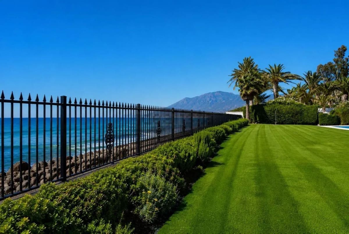 8 sypialnia Willa na kwatery wakacyjne w Estepona z basenem garażem - 15 000 € (Ref: 10012522)