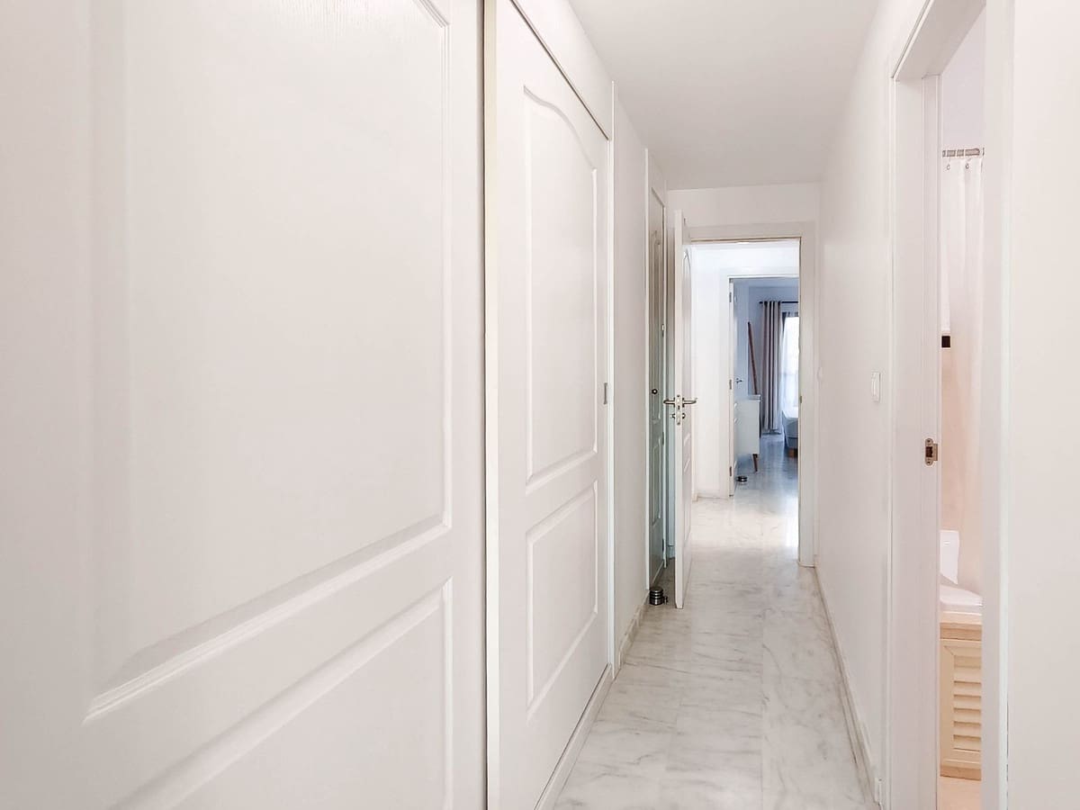Ático de 2 habitaciones en La Alcaidesa en alquiler con piscina garaje - 1.400 € (Ref: 10021434)