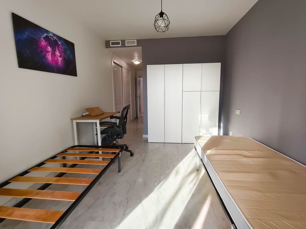 Ático de 2 habitaciones en La Alcaidesa en alquiler con piscina garaje - 1.400 € (Ref: 10021434)