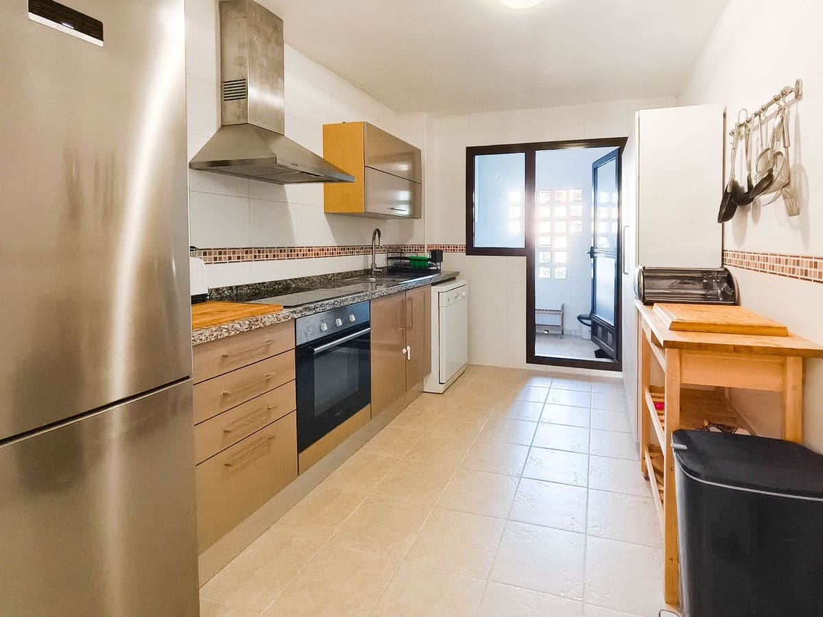Ático de 2 habitaciones en La Alcaidesa en alquiler con piscina garaje - 1.400 € (Ref: 10021434)