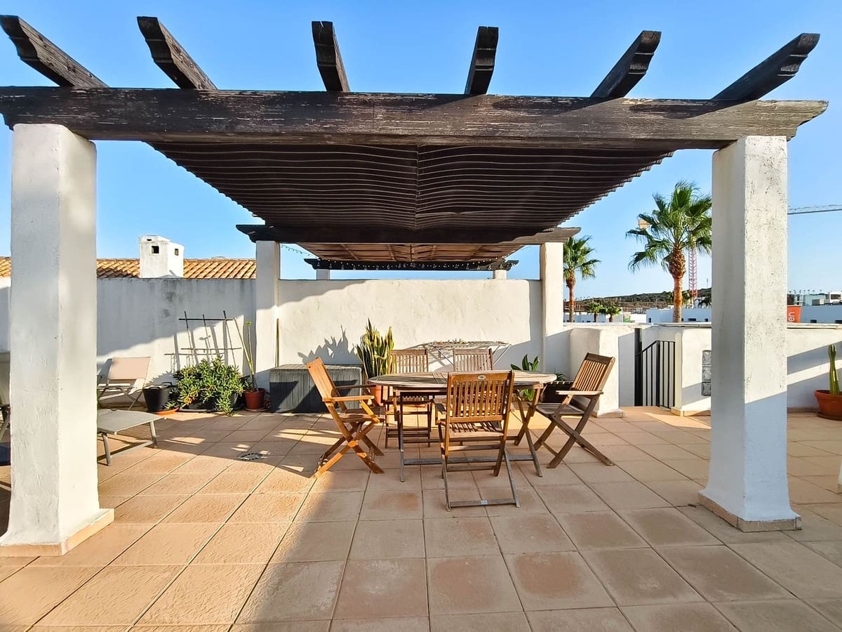 Ático de 2 habitaciones en La Alcaidesa en alquiler con piscina garaje - 1.400 € (Ref: 10021434)