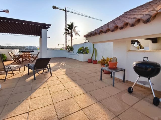 Ático de 2 habitaciones en La Alcaidesa en alquiler con piscina garaje - 1.400 € (Ref: 10021434)
