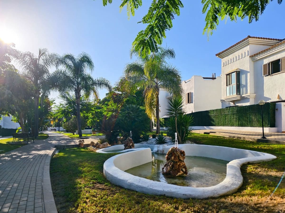Ático de 2 habitaciones en La Alcaidesa en alquiler con piscina garaje - 1.400 € (Ref: 10021434)