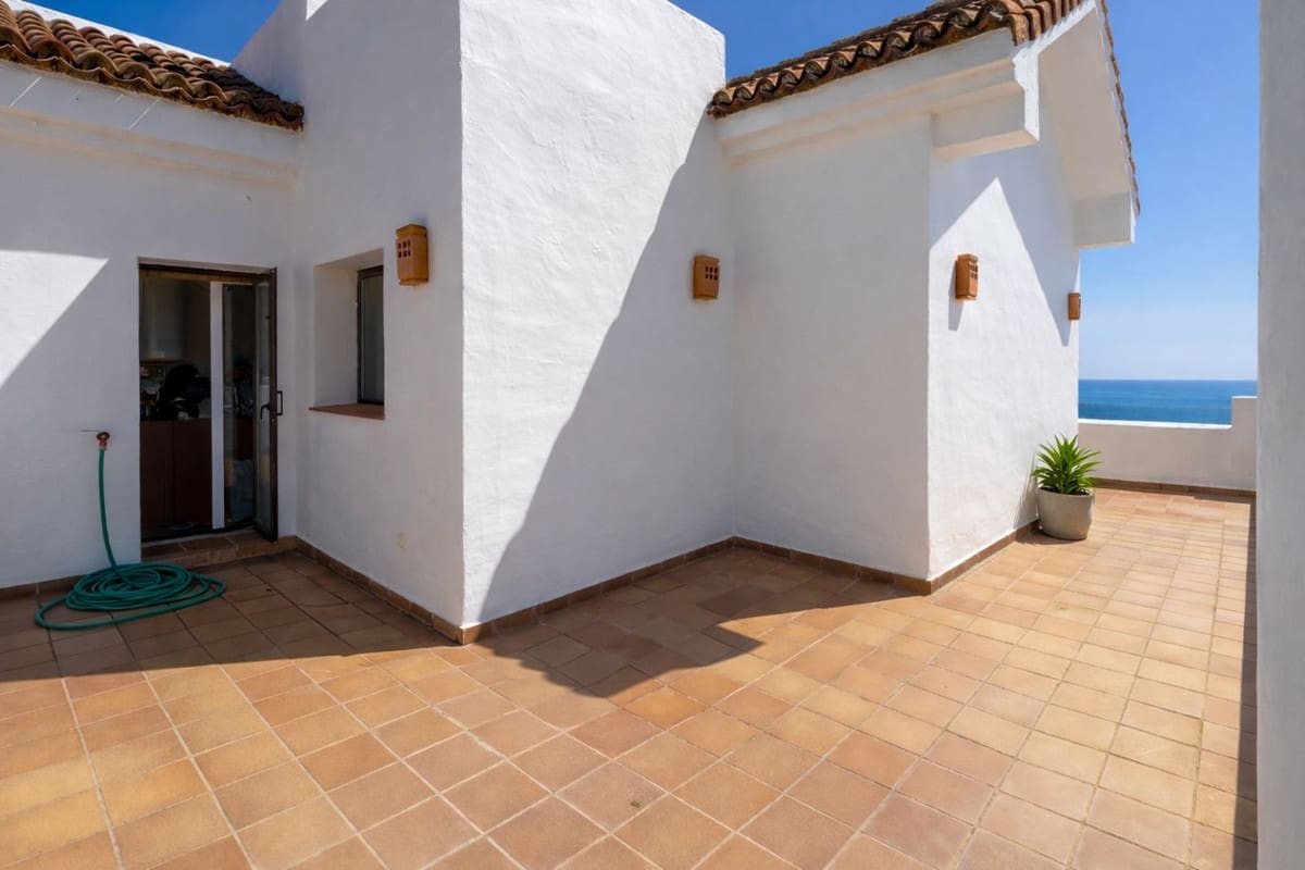 3 Zimmer Penthouse zu vermieten in La Alcaidesa mit Pool Garage - 2.300 € (Ref: 10024874)