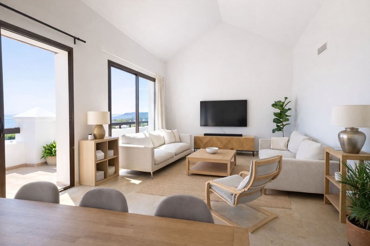 3 Zimmer Penthouse zu vermieten in La Alcaidesa mit Pool Garage - 2.300 € (Ref: 10024874)
