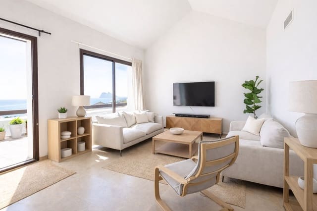 3 sypialnia Penthouse do wynajęcia w La Alcaidesa z basenem garażem - 2 300 € (Ref: 10024874)