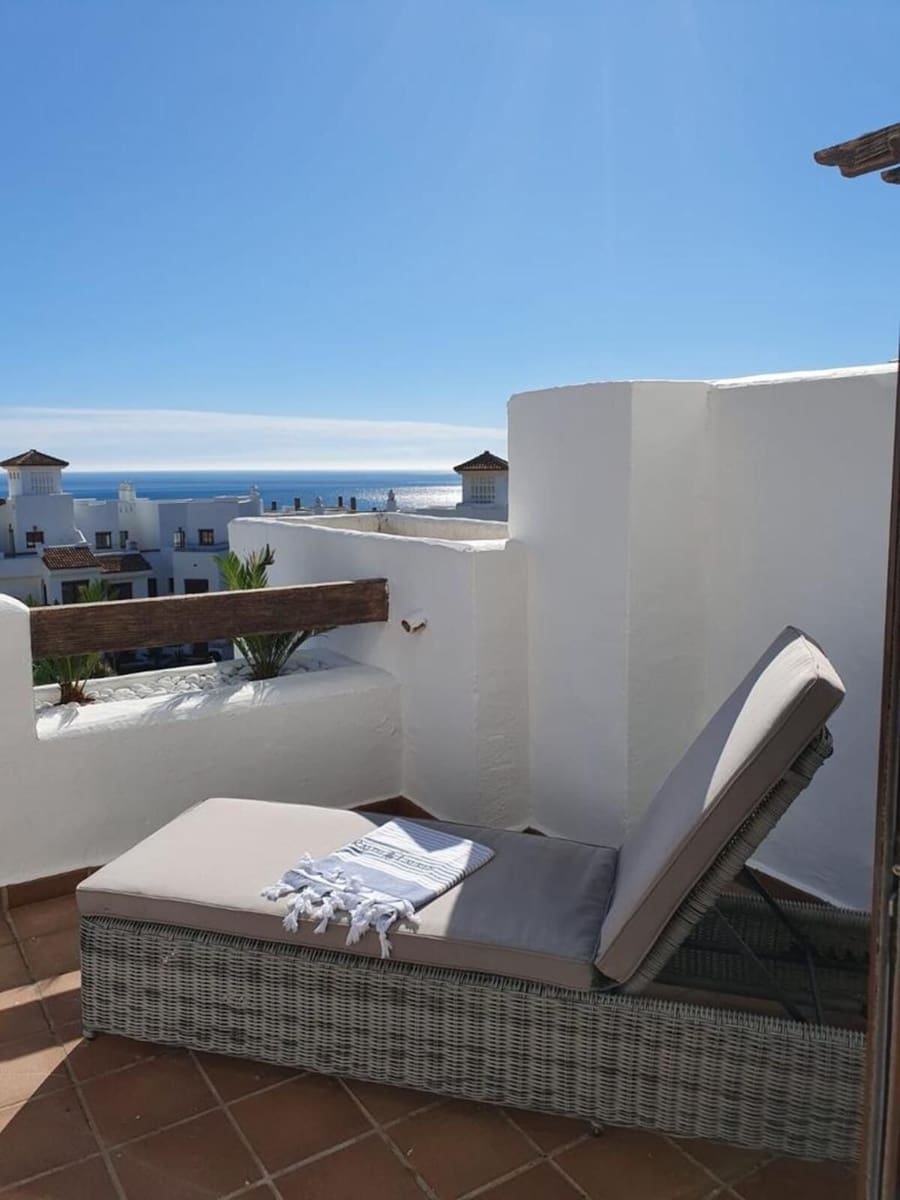 3 bedroom Townhouse for rent in La Alcaidesa with pool garage - € 2,500 (Ref: 10026562)