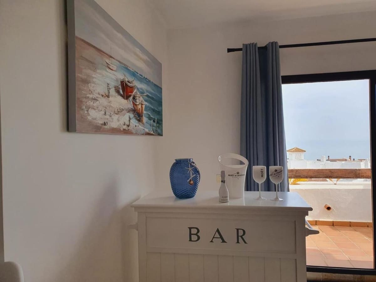3 bedroom Townhouse for rent in La Alcaidesa with pool garage - € 2,500 (Ref: 10026562)