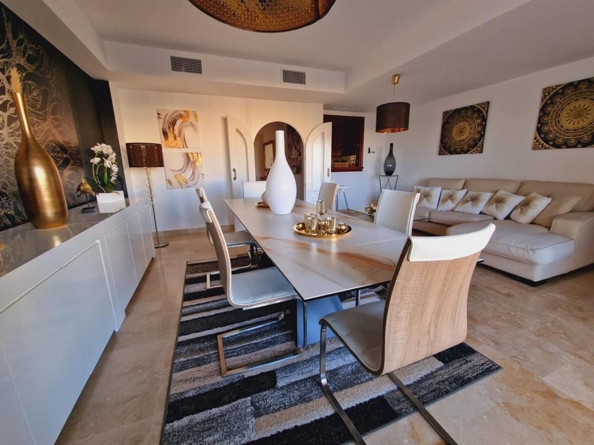 3 bedroom Townhouse for rent in La Alcaidesa with pool garage - € 2,500 (Ref: 10026562)