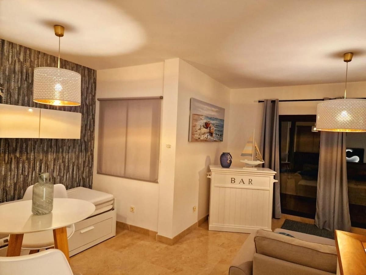 3 bedroom Townhouse for rent in La Alcaidesa with pool garage - € 2,500 (Ref: 10026562)