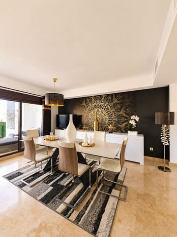 3 sypialnia Dom do wynajęcia w La Alcaidesa z basenem garażem - 2 500 € (Ref: 10026562)