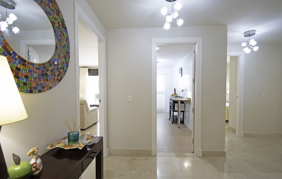 Apartamento de 2 habitaciones en La Alcaidesa en venta con piscina garaje - 295.000 € (Ref: 10034448)
