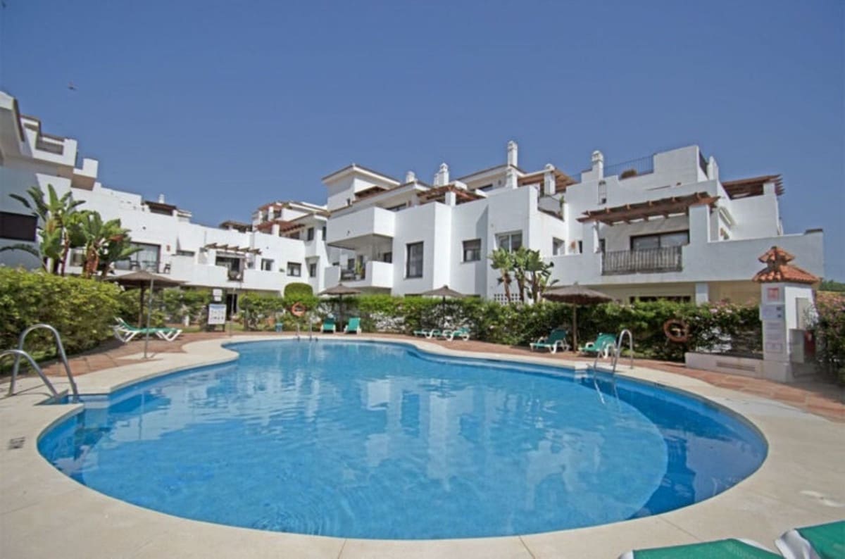 Apartamento de 2 habitaciones en La Alcaidesa en venta con piscina garaje - 295.000 € (Ref: 10034448)