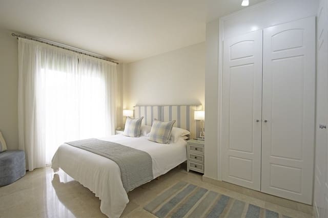 Apartamento de 2 habitaciones en La Alcaidesa en venta con piscina garaje - 295.000 € (Ref: 10034448)