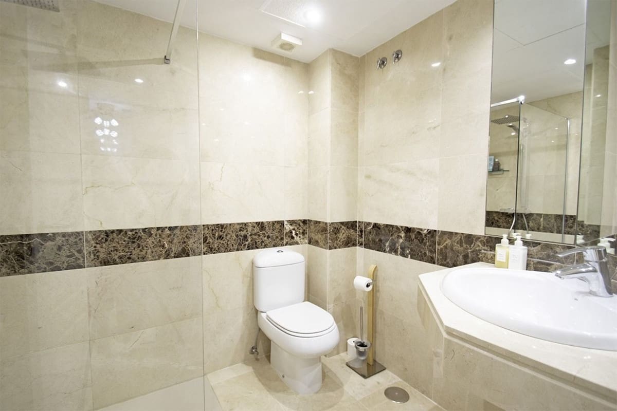Apartamento de 2 habitaciones en La Alcaidesa en venta con piscina garaje - 295.000 € (Ref: 10034448)